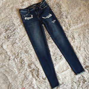 American Eagle lightly distressed jeggings in great condition! 10 X long